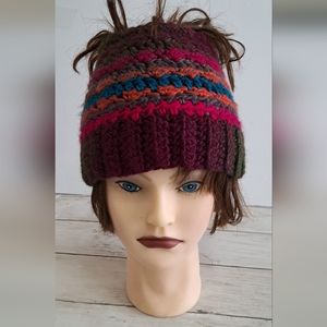 Knitted hat for bun